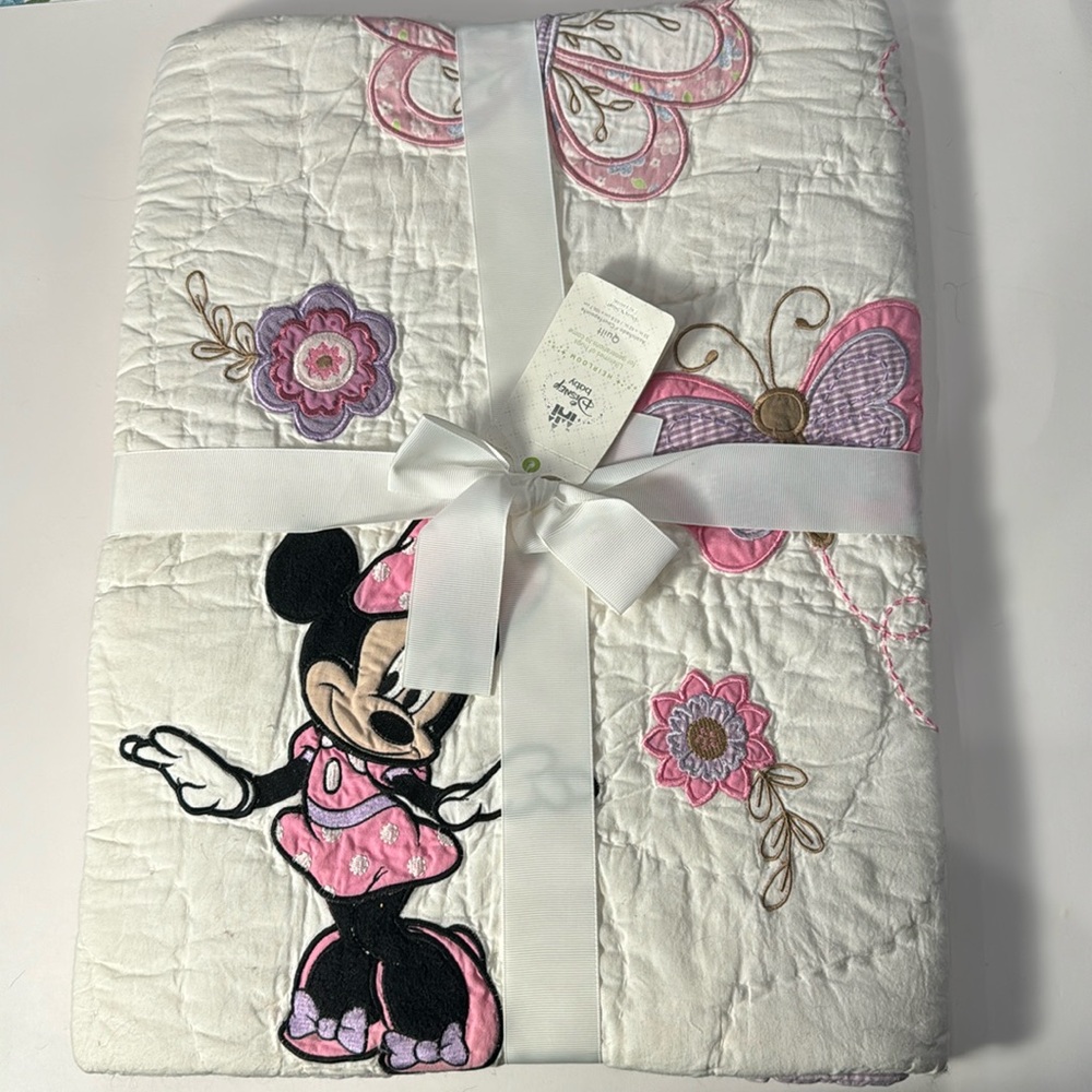 NWT Disney Baby Minnie Mouse Heirloom Quilt